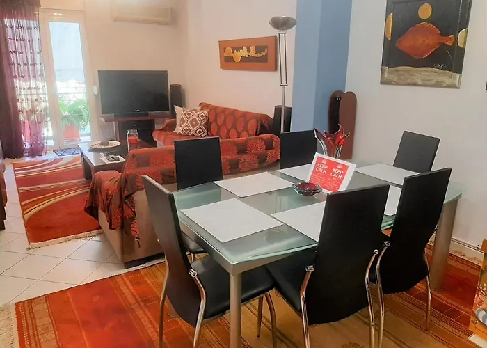 Large Terrace Apartment Near City Centre