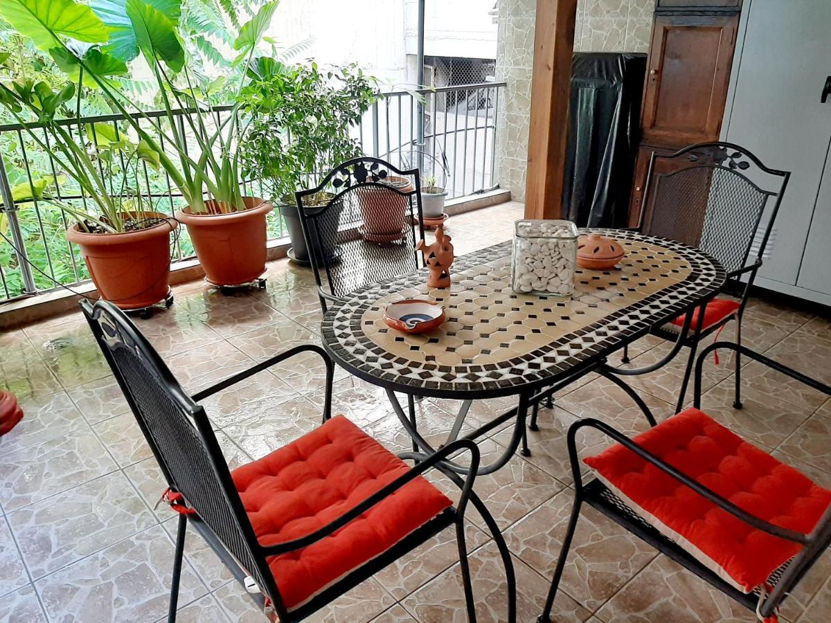 Large Terrace Near Centre * Athen